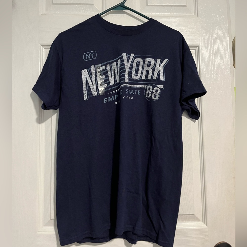 NEW - Men’s Gildan New York Tee